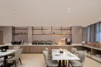 Cloud Hotel - breakfast