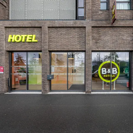 B&B HOTEL Bordeaux Bassin à flot Отели рядом с достопримечательностью «Дворец Галлиен»