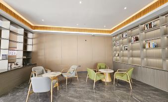 HELLO Hotel(Panzhihua High speed Railway South Station Store)