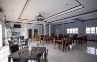 The Memory Luxury Resort - breakfast