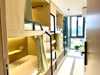 뤼샤오만 뉘성 칭녠뤼서（바이자후지하철역）