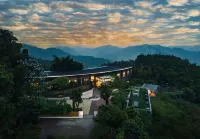 Jiayang Group, Wohong Village, Yuyao, Zhejiang, China, 450 meters north of Maohuping - Romantische