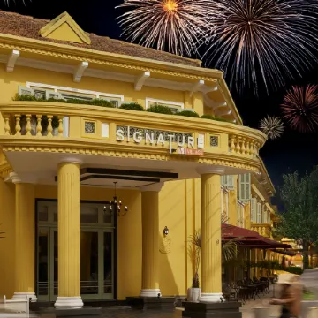 Signature by M Village Danang Heritage, The First Heritage Luxury Hotel Отели рядом с достопримечательностью «Хан- Ривер»
