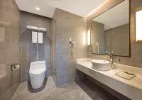 Vienna International Hotel - مسبح