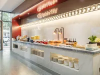 Boman Hotel (Jinan CBD Olympic West Road Branch) Hotels near Li Cheng