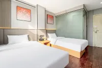Eight Days Express Hotel (Yushu Yaodu North Avenue Branch) - parking