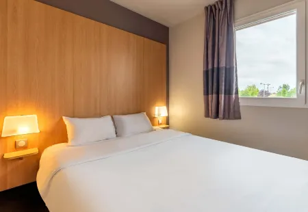 B&B Hotel Yvetot Отели в г. Бетвиль