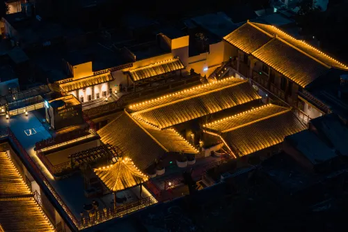 The Serene Inn of Discovery