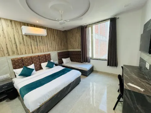 FabHotel the Grand Luxury Stay