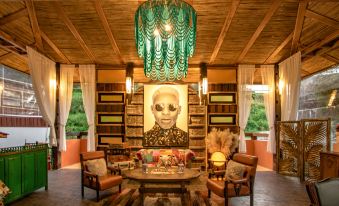 Kiri Vari Art Gallaria Resort