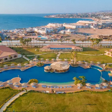 Pickalbatros Golf Luxury Suites - All Inclusive Отели рядом с достопримечательностью «Shark 's Bay Beach»