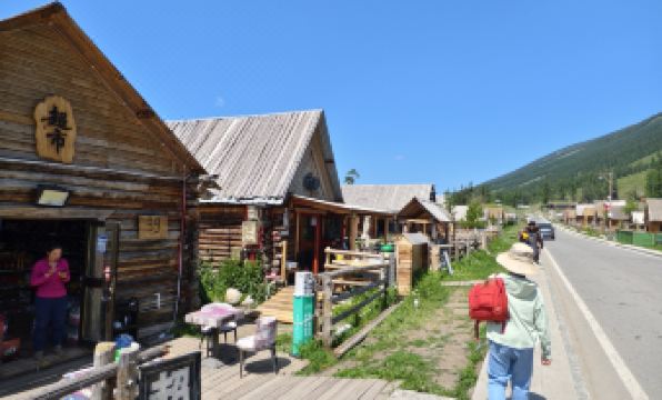 Kanas Seven Isles Cloud Footsteps Guesthouse (Kanas Old Village Branch)