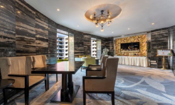 Huayi Oriental Hotel (Harbin Central Street Subway Station Harbin Station)