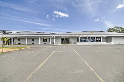 Palms Hotel & Retreat By Palette London Romford Hotels near Hutton & Shenfield Union Church