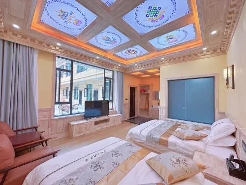 Xiangwang Shanyuan Homestay (Zhagana Scenic Area Ticket Center Branch)