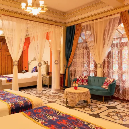 Silk Road Flowers Homestay (Century-old Teahouse Branch in Kashgar Old Town Scenic Area)