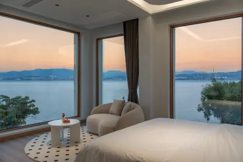 Floral Hotel · Gongdu Xinghai Hotel