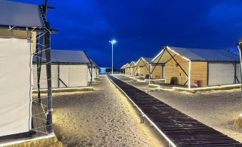 Golmud Kunlun Secret Realm Lakeside Wild Luxury Resort