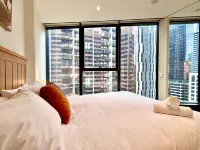 Sky High 2 Bedroom Apt Melbourne CBD Stay