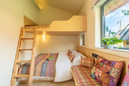 ZARAT · Mountain Cloud Designer Boutique Homestay (Kanas Old Village Branch) Отели рядом с достопримечательностью «Xinjiang Kanas National Geopark»