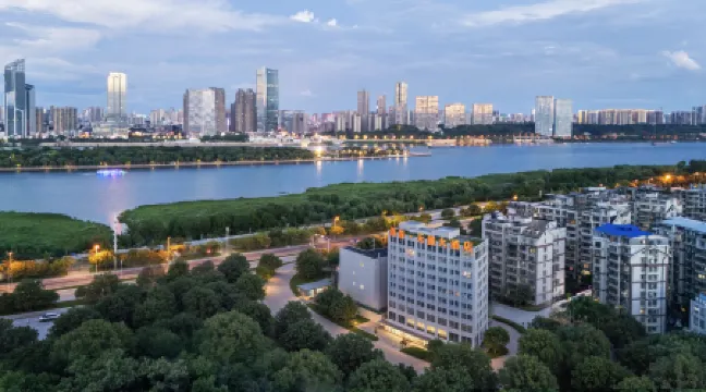 Handsome Tianlu Hotel Отели рядом с достопримечательностью «Shici Stele»