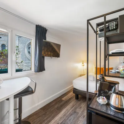 Arome Hotel Hotels near Gambetta