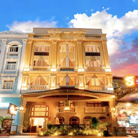 Saigon Garden Hotel (SECC Phu My Hung) Отели рядом с достопримечательностью «Район 7»
