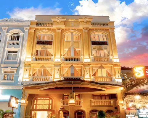 Saigon Garden Hotel (SECC Phu My Hung) Hotels near District 7
