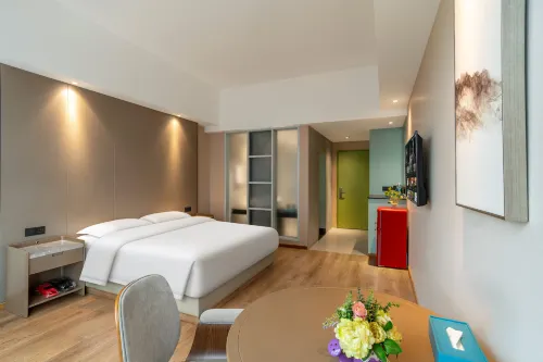 Aijia Youth Hotel (Taizhou Ocean Plaza)