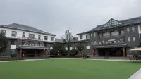 Mengshan dragon mist tea culture theme hotel