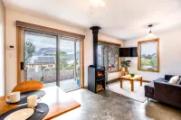 Freycinet Stone Studio 7