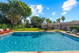 Beautiful Home in West Palm Beach With Largest Pool and Jacuzzi