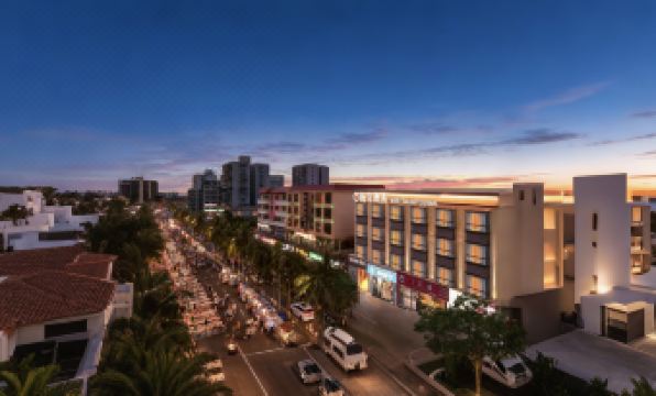 Haikou Mandao Hotel (Haidian Island South Gate Night Market)