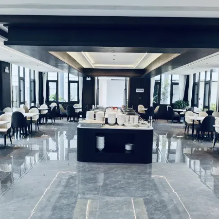 Yuehengtai Zhuang Hotel
