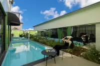 ShuHe Old Town LinQiGuYin Panoramic Snow View Hotel and Gallery