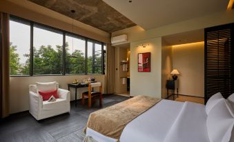 Floral Hotel·Zen City Coordinates Hotel (Foshan Zumiao Zhangcha Road Branch)