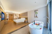 Ji Feng Resort Hotel (Lingshui Haiyun Plaza Branch)