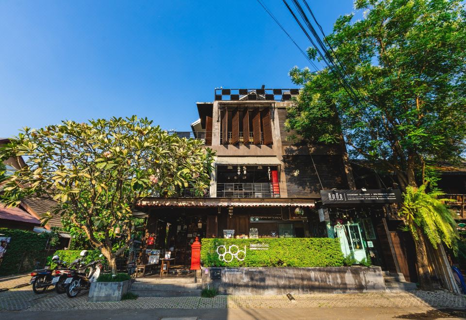 Gord ChiangMai Images