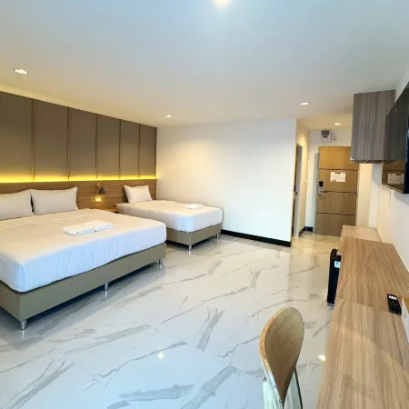 Day & Night Hotel Roi Et