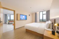 Home Inn Affiliated - Rui Emerald Cloud Hotel (Dalian Changxing Island Santang Central Street) - parking