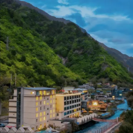 RelaxC Likuan·Hidden World Hot Spring Hotel (Bipenggou Scenic Area Branch)