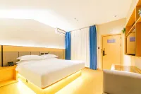 Zhihui Orange Hotel (Hengdian Film and Television City Wansheng Pedestrian Street)