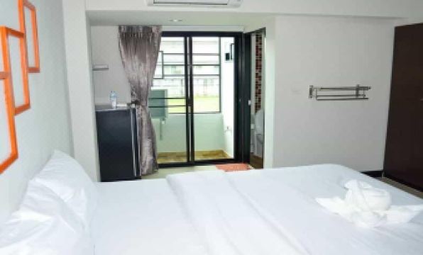 Soi 4 Service Residence