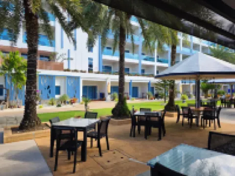 GrandBlue Resort & Beachclub