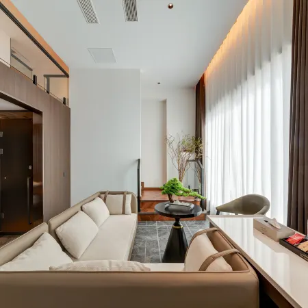 Floral Hotel · Xiangwang Bieyuan Homestay (Wuwei Pedestrian Street Temple of Literature Scenic Area)