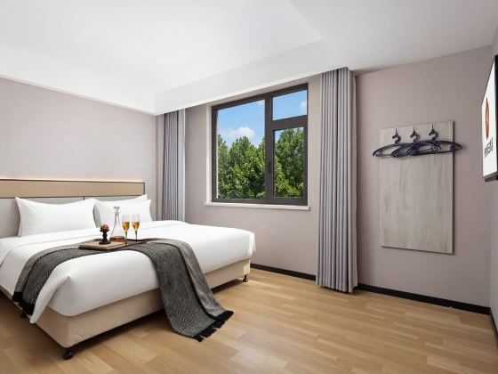 Yier Holiday Hotel (Langfang Municipal Government Branch)