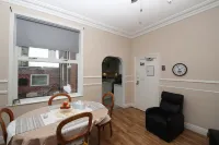 Woodville Lodge Leeds Free Parking Direct Bus to City Centre