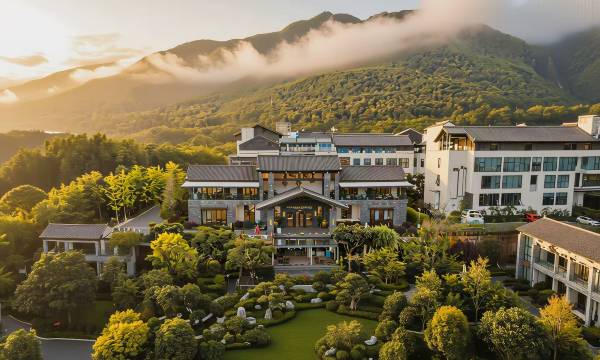 Dali Old City Yueshan Haiban Villa Luxury Hotel