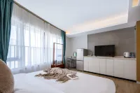 Chaohai Holiday Apartment - New