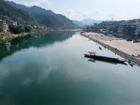 Shidong Town Kunhe Hotel
